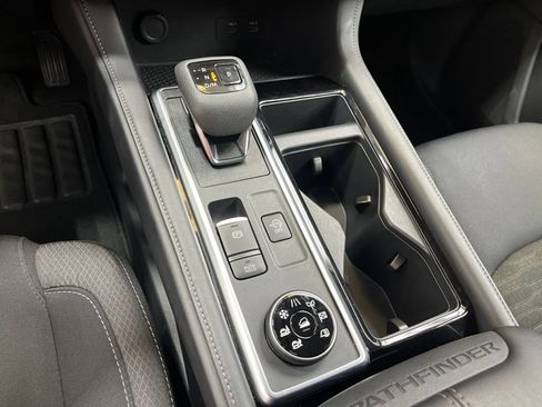 Used 2025 Nissan Pathfinder SV AWD/4WD image 27