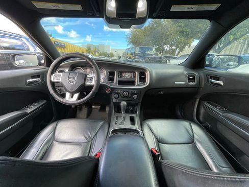 Used 2013 Dodge Charger SE RWD image 15