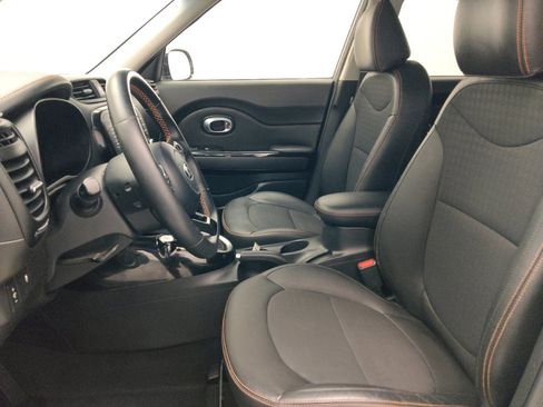 Used 2019 Kia Soul ! FWD image 17