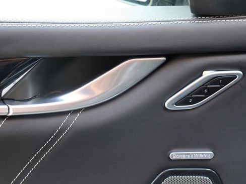 Used 2022 Maserati Ghibli Modena RWD image 24