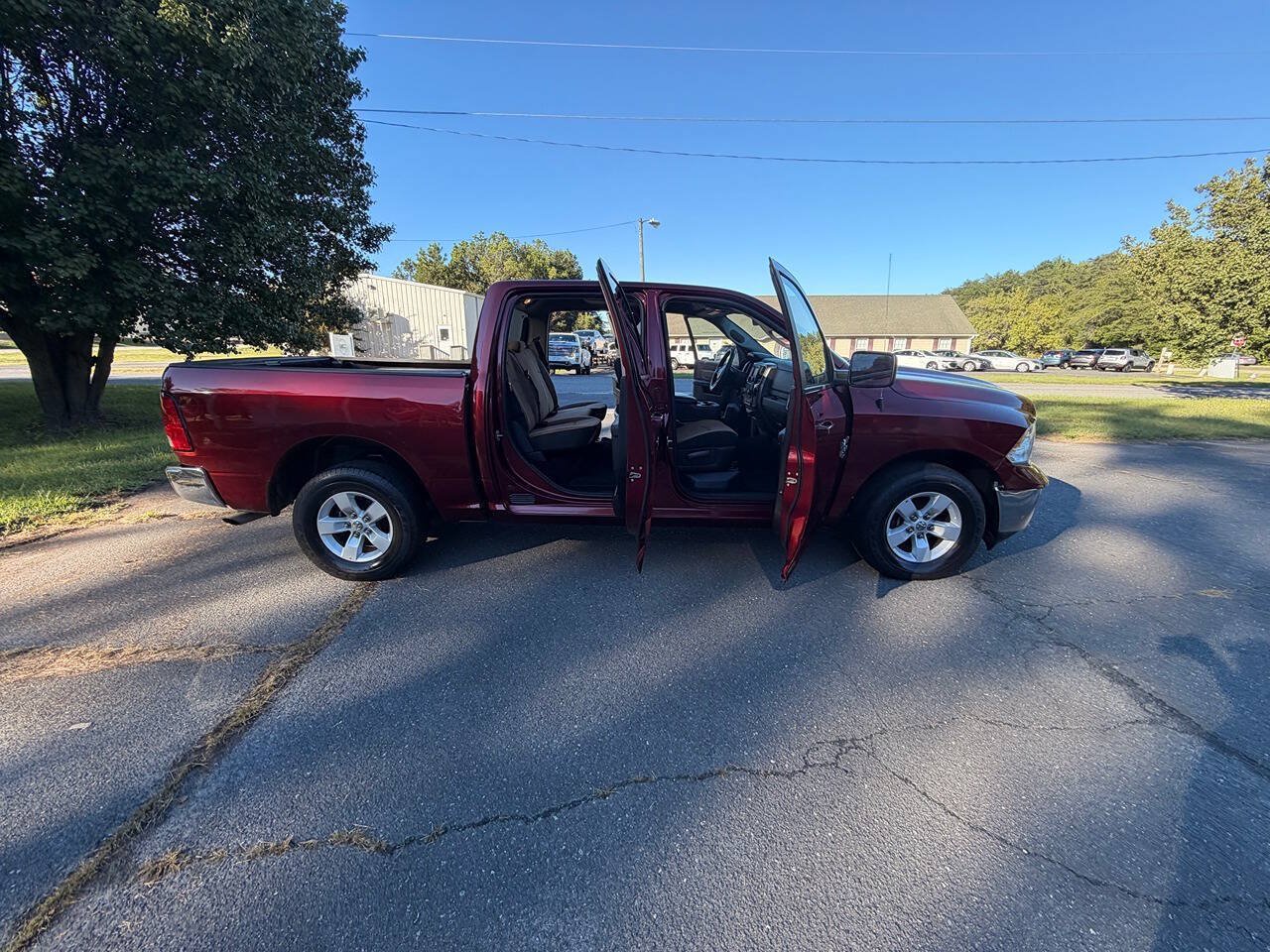 Used 2021 RAM 1500 Classic SLT RWD image 16
