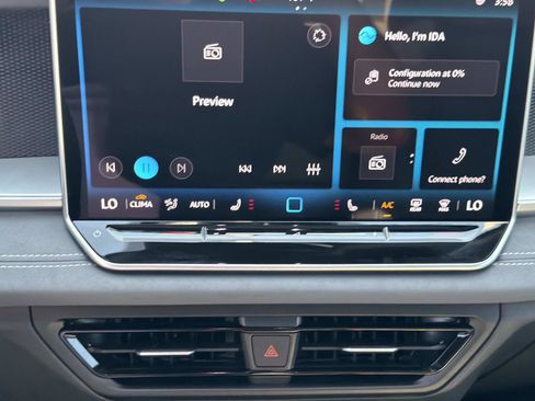 Certified 2025 Volkswagen Tiguan SE R-Line FWD image 24