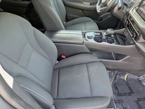 Used 2024 Nissan Rogue S AWD/4WD image 19