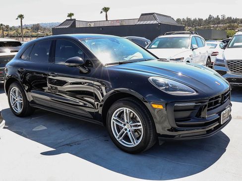 Used 2024 Porsche Macan AWD/4WD image 3