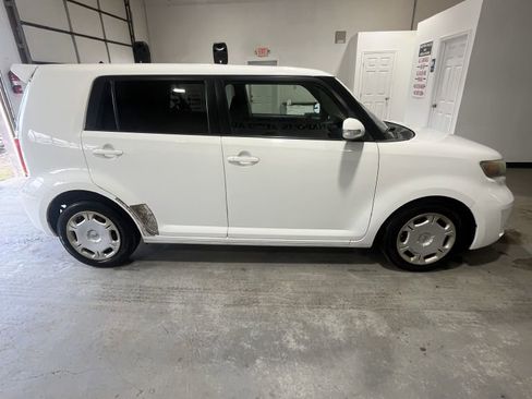 Used 2008 Scion xB image 2