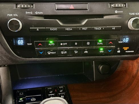 Used 2018 Lexus RX 350 AWD w/ Premium Package image 24