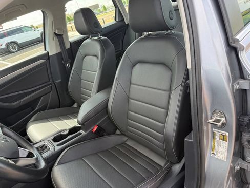 Used 2024 Volkswagen Jetta SE FWD image 14