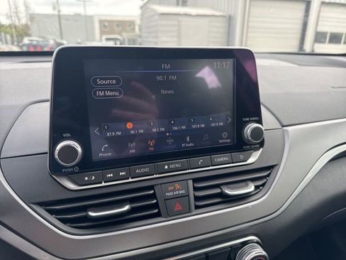 Used 2025 Nissan Altima 2.5 SR image 16