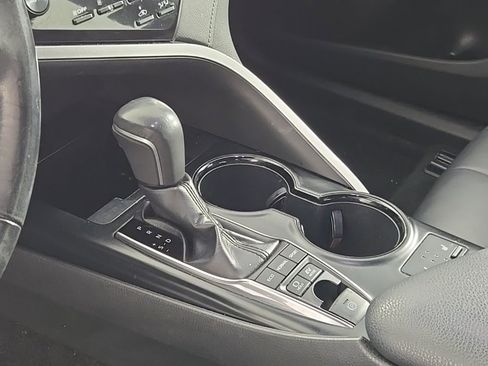 Used 2019 Toyota Camry SE image 19