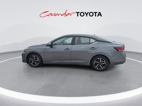 Used 2025 Nissan Sentra SV FWD image 5