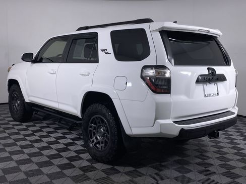 Used 2020 Toyota 4Runner TRD Off-Road Premium w/ Moonroof Package AWD/4WD image 19