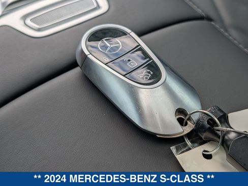 Used 2024 Mercedes-Benz S 580 4MATIC Sedan w/ AMG Line image 35