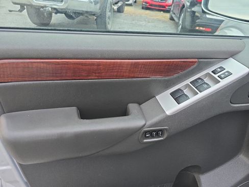 Used 2011 Nissan Pathfinder LE w/ Navigation Pkg image 7