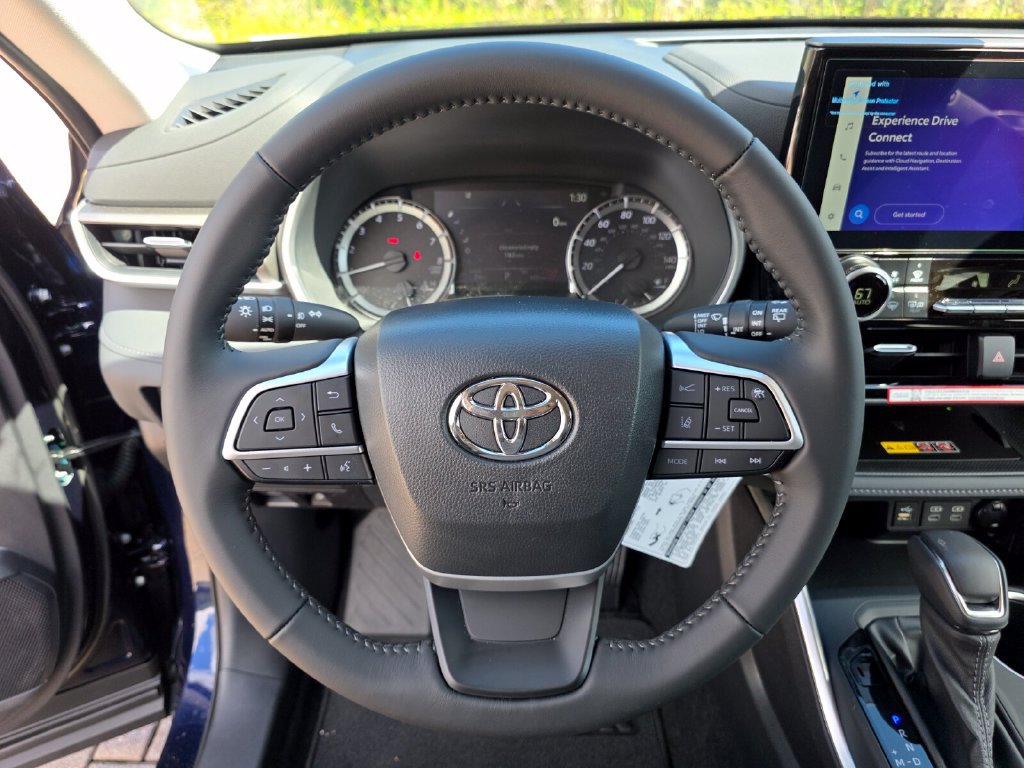 Certified 2026 Toyota Highlander XLE AWD/4WD image 30