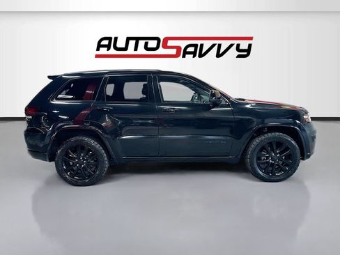 Used 2018 Jeep Grand Cherokee Altitude AWD/4WD image 8