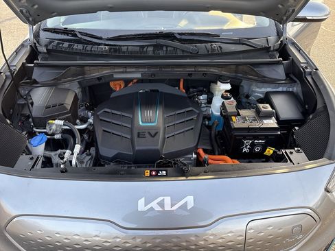 Used 2022 Kia Niro EX w/ Cold Weather Package image 11