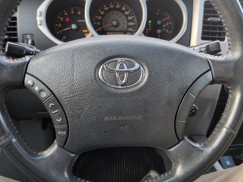 Used 2004 Toyota 4Runner SR5 image 10
