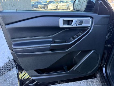 Used 2020 Ford Explorer Limited image 34