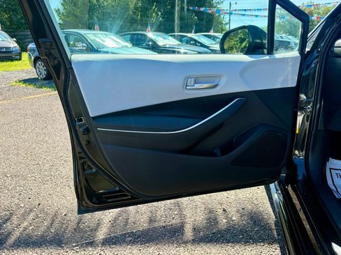 Used 2021 Toyota Corolla SE w/ Carpet Mat Package (TMS) FWD image 11