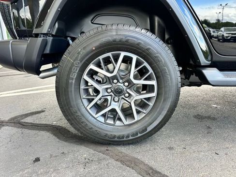 New 2025 Jeep Wrangler Sahara AWD/4WD image 32