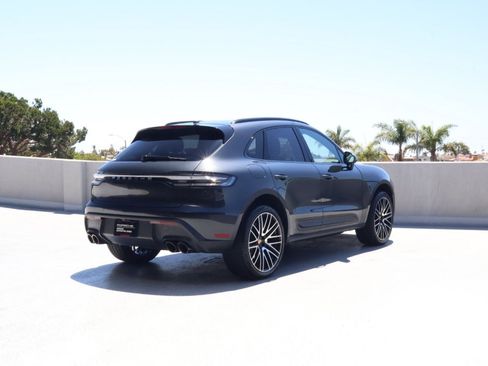 Certified 2026 Porsche Macan AWD/4WD image 9
