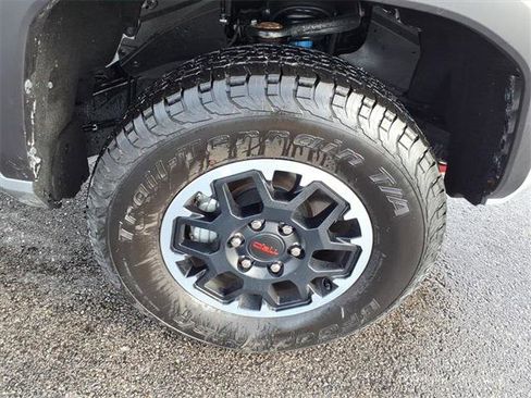 Certified 2025 Toyota Tacoma TRD Off-Road image 27