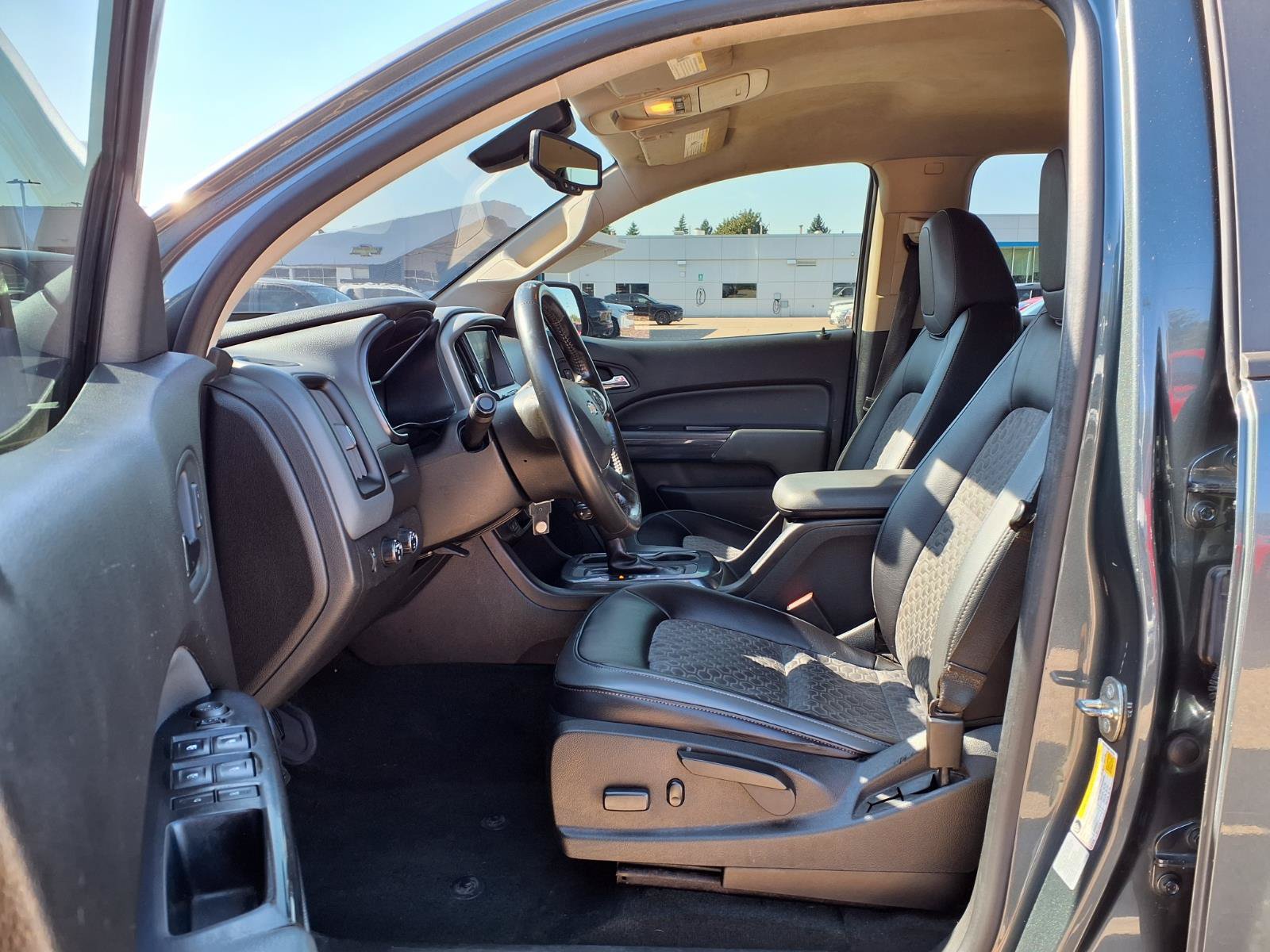 Used 2015 Chevrolet Colorado Z71 AWD/4WD image 16