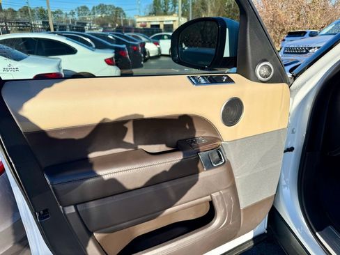 Used 2018 Land Rover Range Rover Sport HSE AWD/4WD image 12