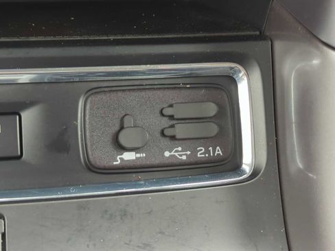 Certified 2022 Subaru Ascent Limited w/ Technology Package AWD/4WD image 33