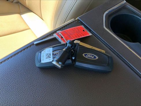 Used 2020 Ford F150 Lariat w/ Trailer Tow Package image 14