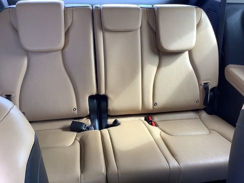 Used 2024 Kia Carnival LX image 13