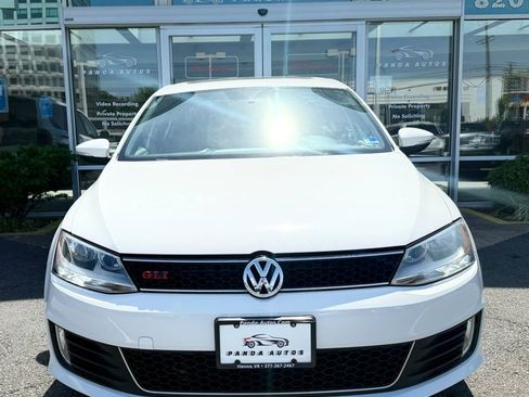 Used 2012 Volkswagen Jetta GLI Autobahn FWD image 2