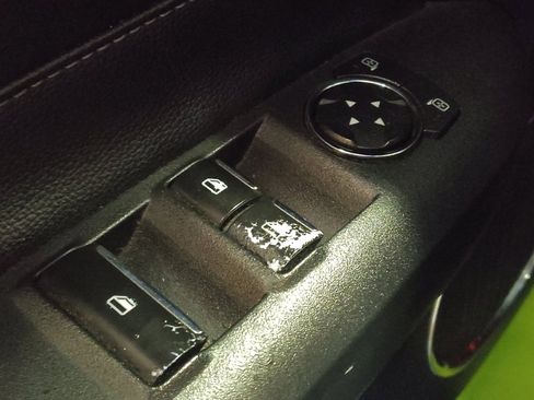 Used 2020 Ford Mustang Premium image 27