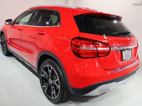 Certified 2019 Mercedes-Benz GLA 250 4MATIC image 16