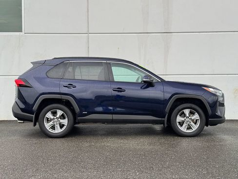 Used 2022 Toyota RAV4 XLE w/ Convenience Package AWD/4WD image 8