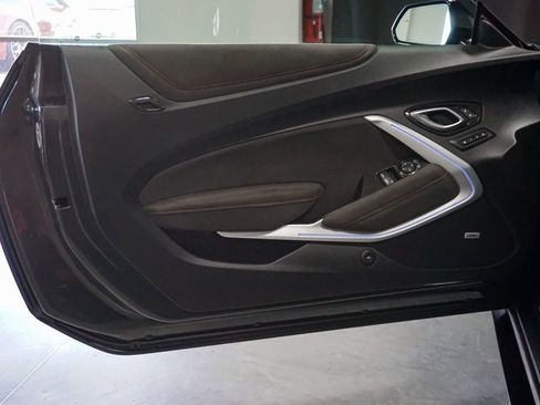 Used 2018 Chevrolet Camaro ZL1 image 15