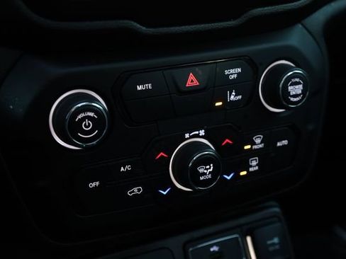 Used 2022 Jeep Renegade Limited w/ Sun, Sound & Wheels Group image 24