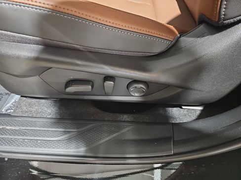 New 2026 Subaru Outback Touring AWD/4WD image 30