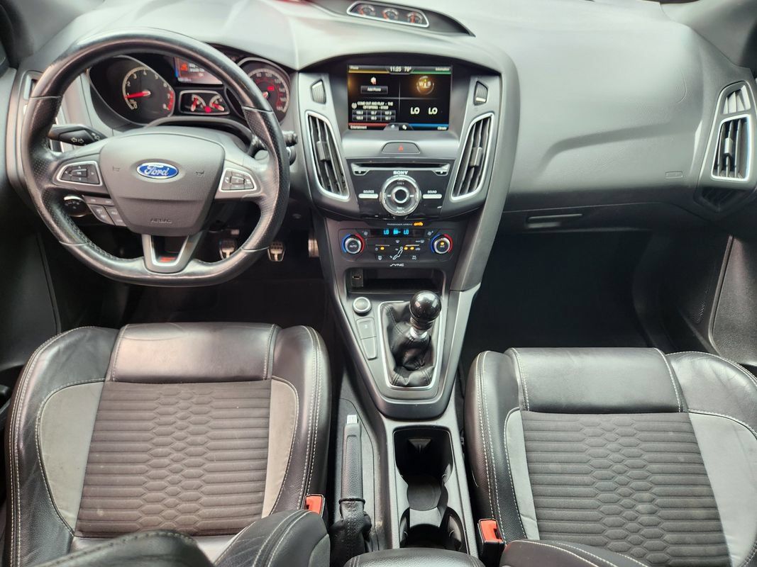 Used 2015 Ford Focus ST w/ Equipment Group 401A FWD image 29