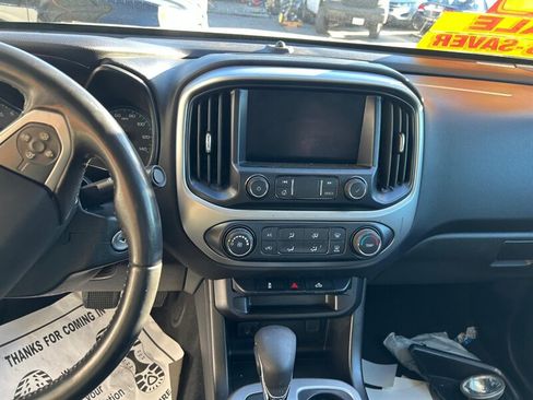 Used 2022 Chevrolet Colorado LT w/ LT Convenience Package RWD image 10
