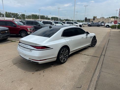 Used 2025 Genesis G90 3.5T AWD/4WD image 11
