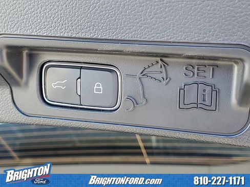 Certified 2023 Ford Explorer XLT image 9