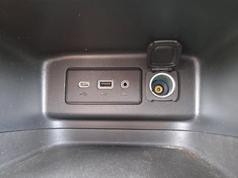 Used 2021 Chevrolet Equinox LT FWD image 17