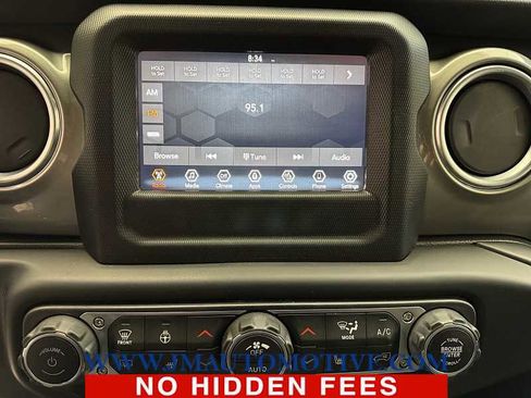 Used 2019 Jeep Wrangler Unlimited Sahara w/ Cold Weather Group image 22