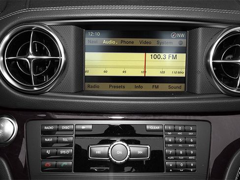 Used 2013 Mercedes-Benz SL 550 image 9
