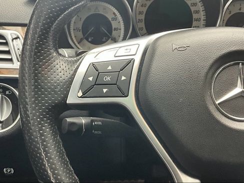 Used 2014 Mercedes-Benz E 350 4MATIC Sedan image 18
