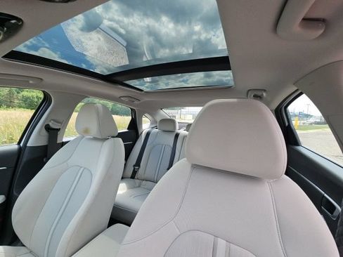 Used 2023 Hyundai Sonata SEL w/ Convenience Package FWD image 15