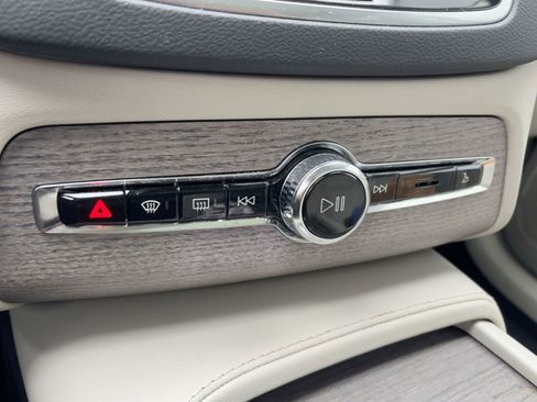 Certified 2023 Volvo XC90 B6 Ultimate w/ Protection Package Premier image 18