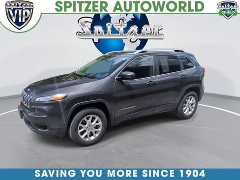 Used 2016 Jeep Cherokee Latitude w/ Cold Weather Group AWD/4WD image 4