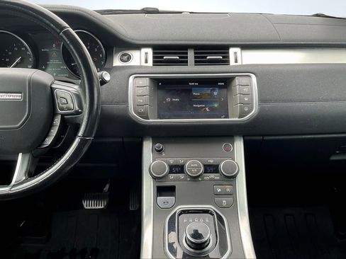 Used 2017 Land Rover Range Rover Evoque SE image 6